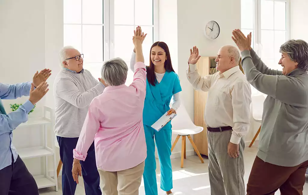 Un sourire, une main, un regard : et si c'était déjà énorme ?